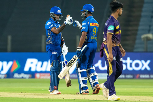 MI vs KKR 1st inning Live Score मुंबई ने कोलकाता को दिया 162 का लक्ष्य