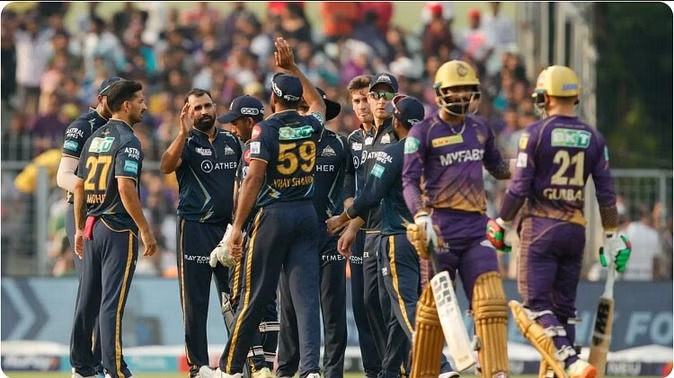 KKR vs GT: गुजरात टाइटंस ने टॉस जीत पहले गेंदबाजी करने का किया फैसला, जानें प्लेइंग-11