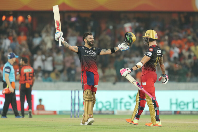 RCB vs SRH: रॉयल चैलेंजर्स बैंगलोर ने हैदराबाद को 8 विकेट से हराया, कोहली ने खेली शतकीय पारी