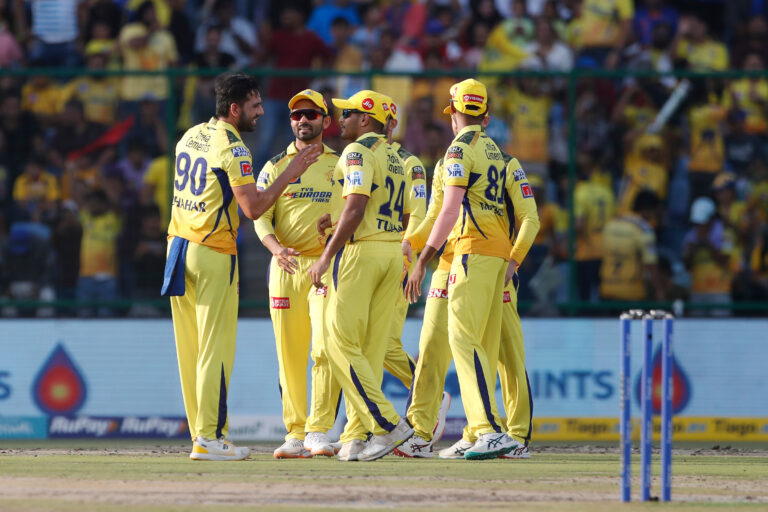 CSK vs DC: प्लेऑफ में पहुंची चेन्नई,  दिल्ली को 77 रन से हराया